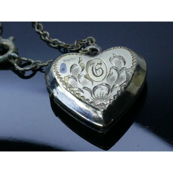 Vintage Heart Shaped Locket With Engraved Design & Initial Gold On Sterling Silv - Picture 2 of 8